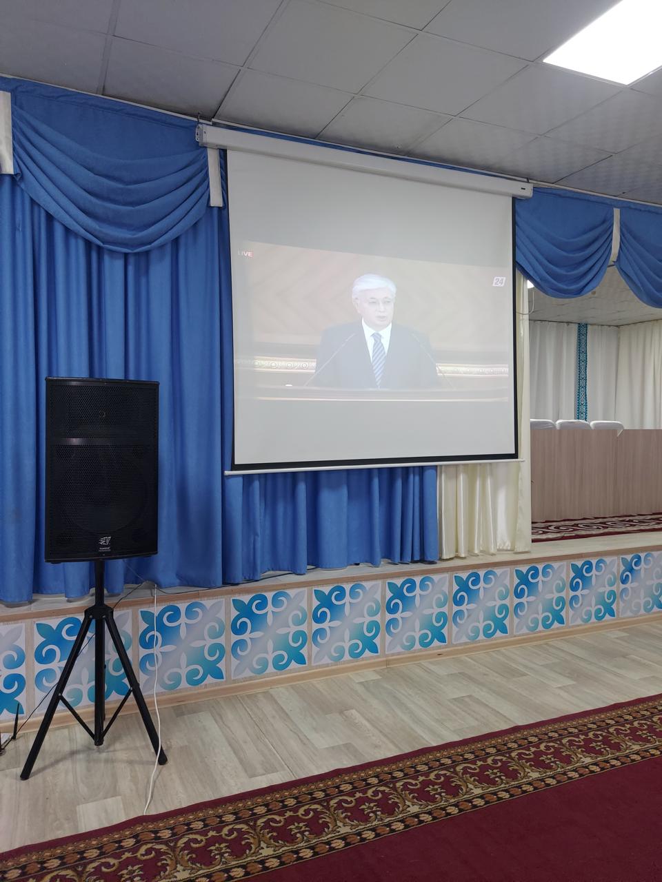 2 қыркүйек күні ҚР президенті Қ.К.Тоқаевтың халыққа жолдауын мектеп ұжымымен тыңдап, талқыланды.